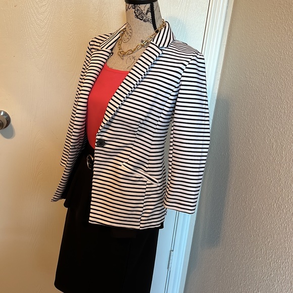 Metaphor Black and White Striped Blazer Size Small - Picture 3 of 9